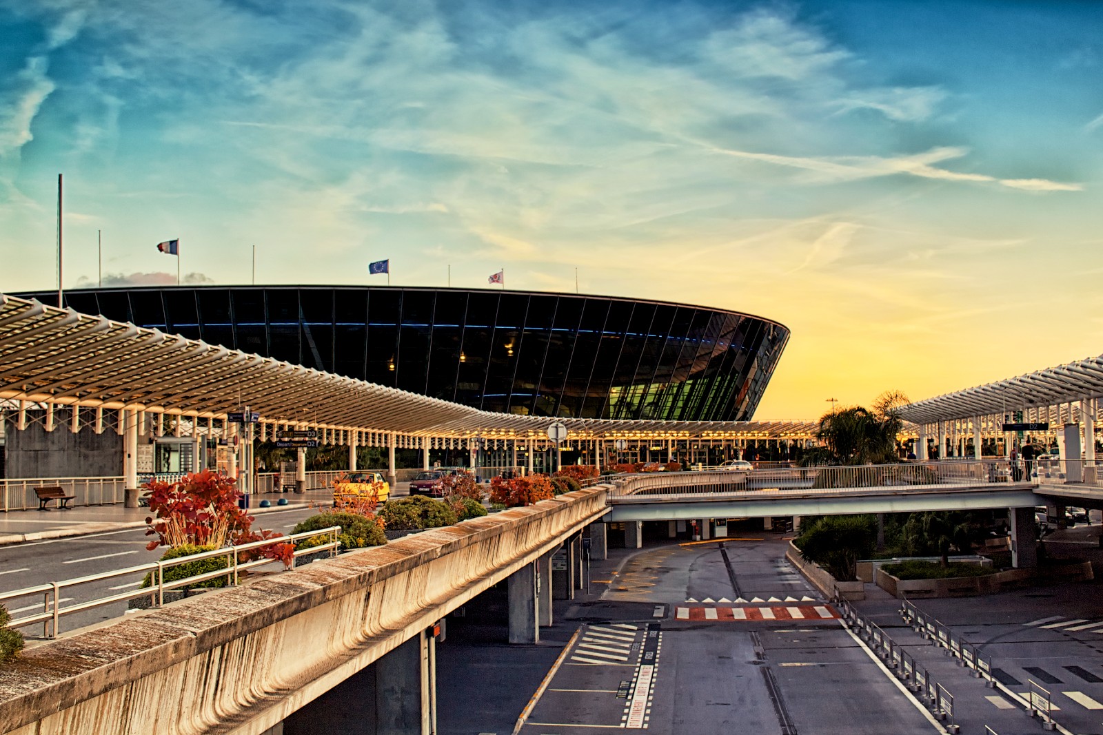 travel from nice airport to toulon